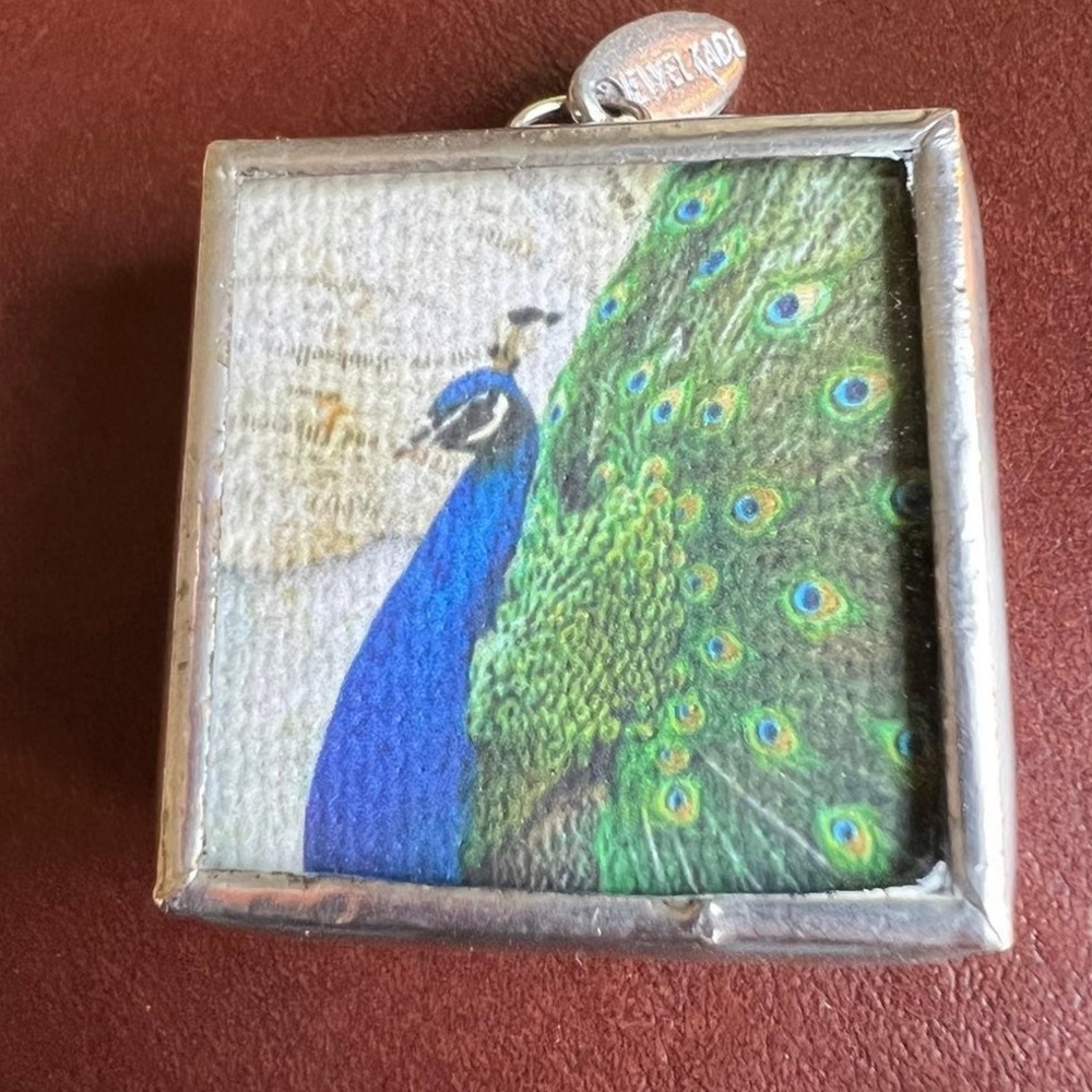 Jewel Kade - Peacock Fleur de Lis Charm - Picture 2 of 4